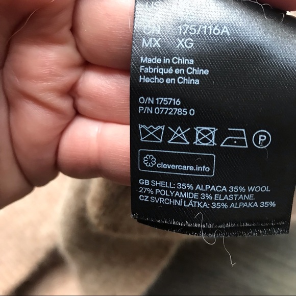 Oversized v-neck wool sweater | sold out everywhere - Picture 7 of 11